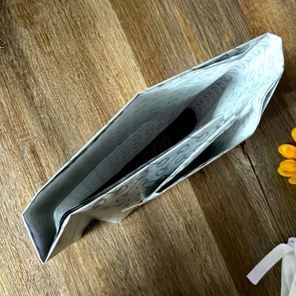 Gucci Horsebit Ribbon & Tissue - Picture 5 of 6